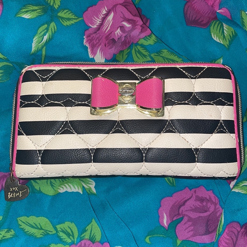 Betsey Johnson striped bow wallet